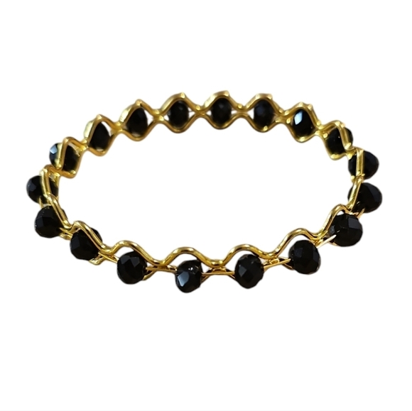 Elegant Gold and Black Beaded Intertwined Oval Bracelet - Picture 1 of 5